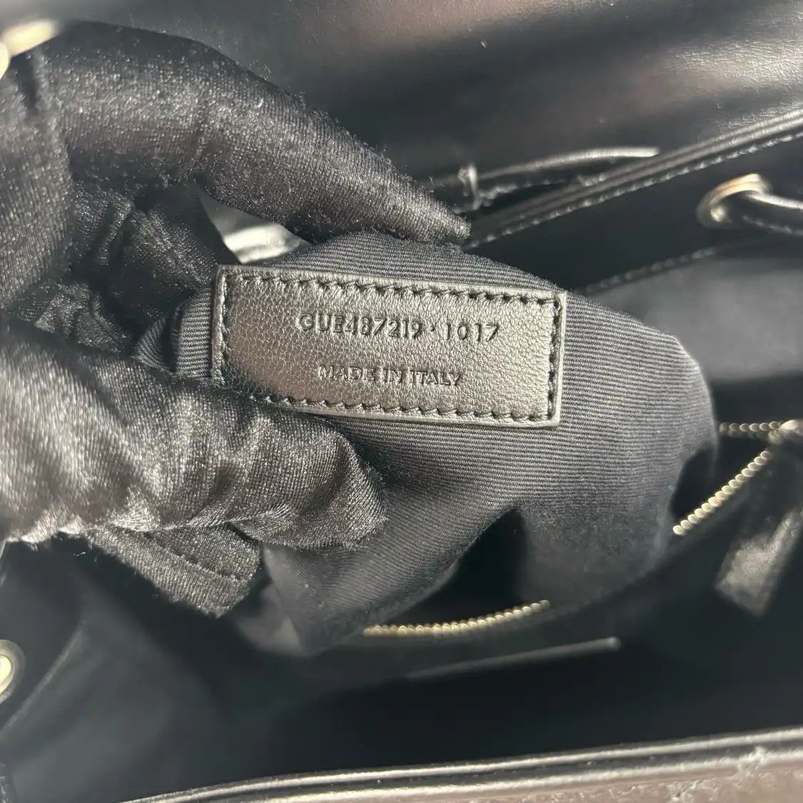 Saint Laurent Paris Saint Laurent Paris YSL LOULOU black cowhide leather quilted Vsquare minibackpac Size ONE SIZE - 10 Thumbnail