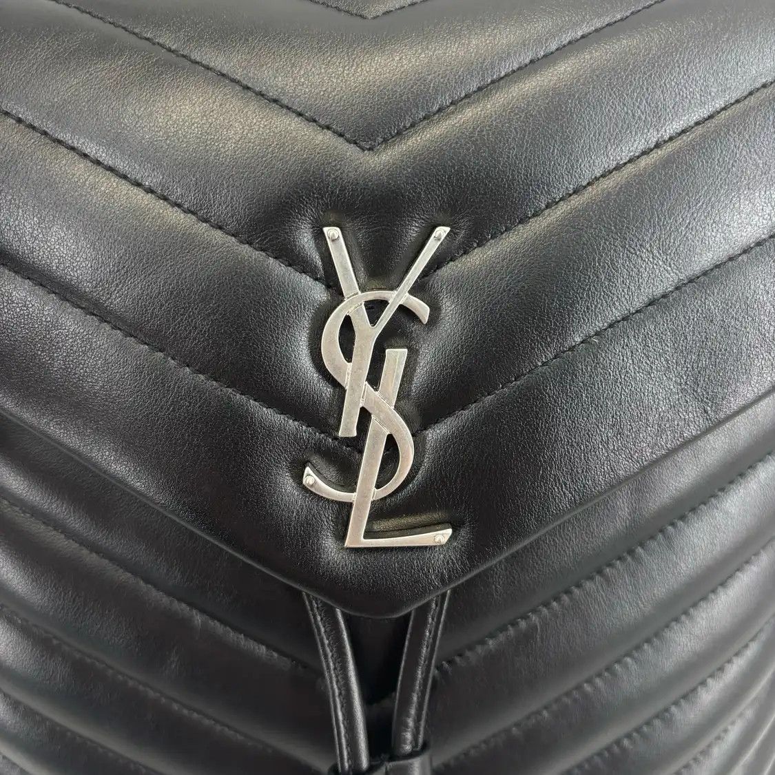 Saint Laurent Paris Saint Laurent Paris YSL LOULOU black cowhide leather quilted Vsquare minibackpac Size ONE SIZE - 8 Thumbnail