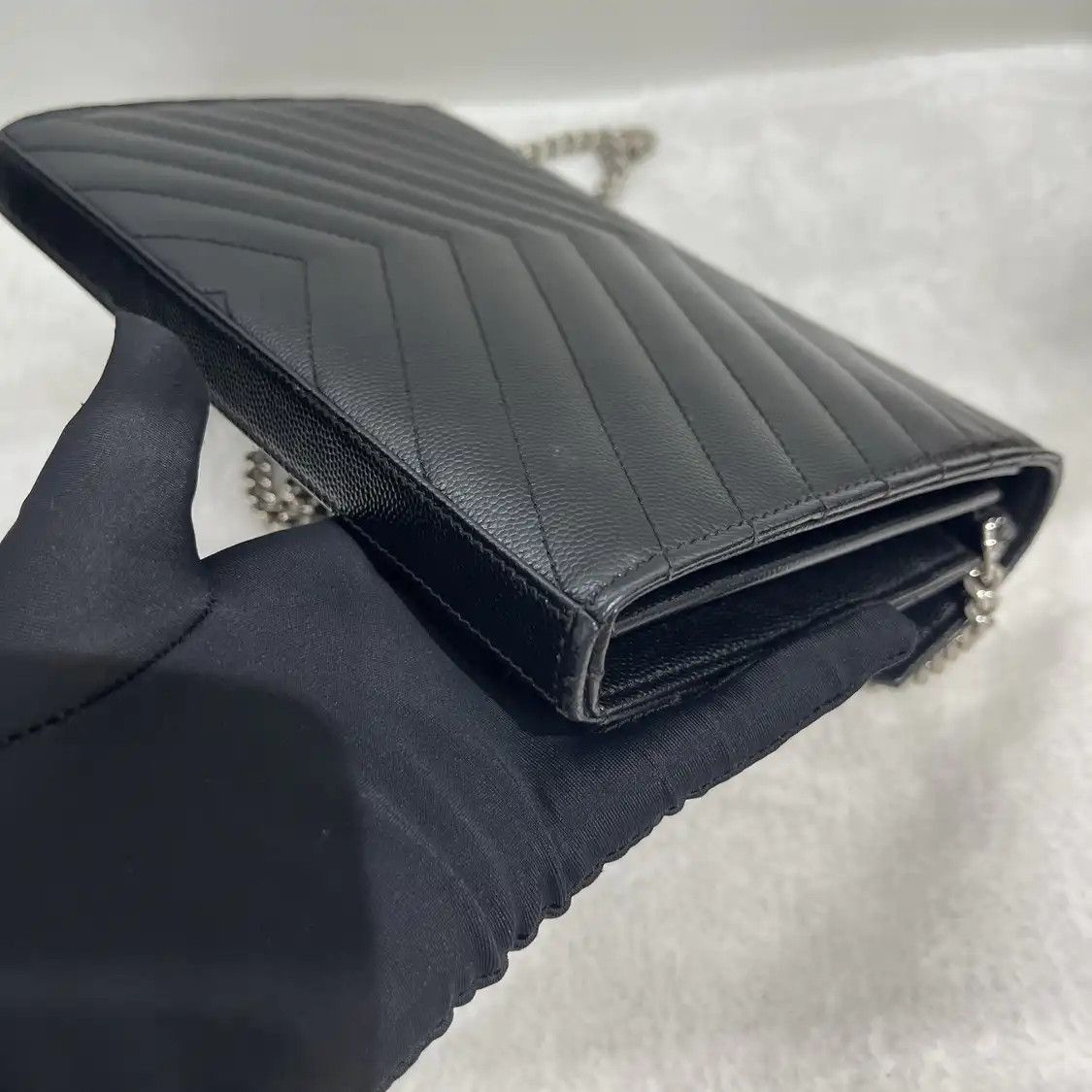 Saint Laurent Paris Saint Laurent Paris YSL MONOGRAM Medium black cowhide leather quilted Vcrossbody Size ONE SIZE - 12 Thumbnail