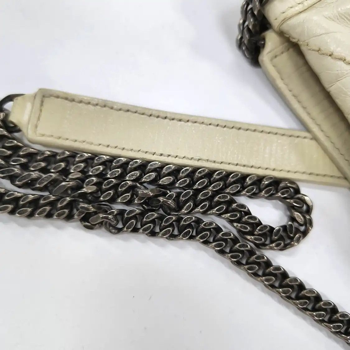 Saint Laurent Paris Saint Laurent Paris YSL NIKI Small beige cowhide leather quilted Vshoulder bag r Size ONE SIZE - 16 Thumbnail