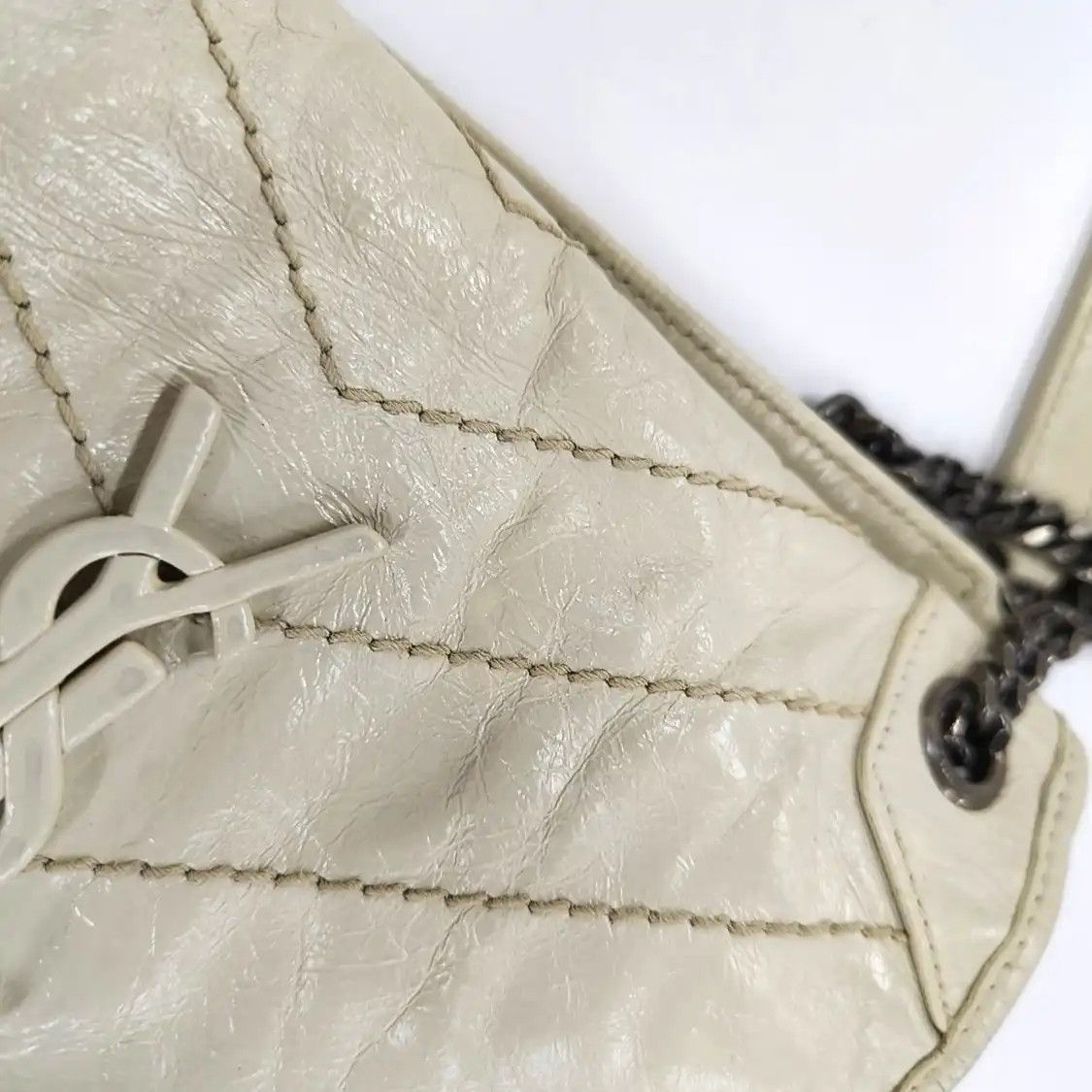 Saint Laurent Paris Saint Laurent Paris YSL NIKI Small beige cowhide leather quilted Vshoulder bag r Size ONE SIZE - 9 Thumbnail