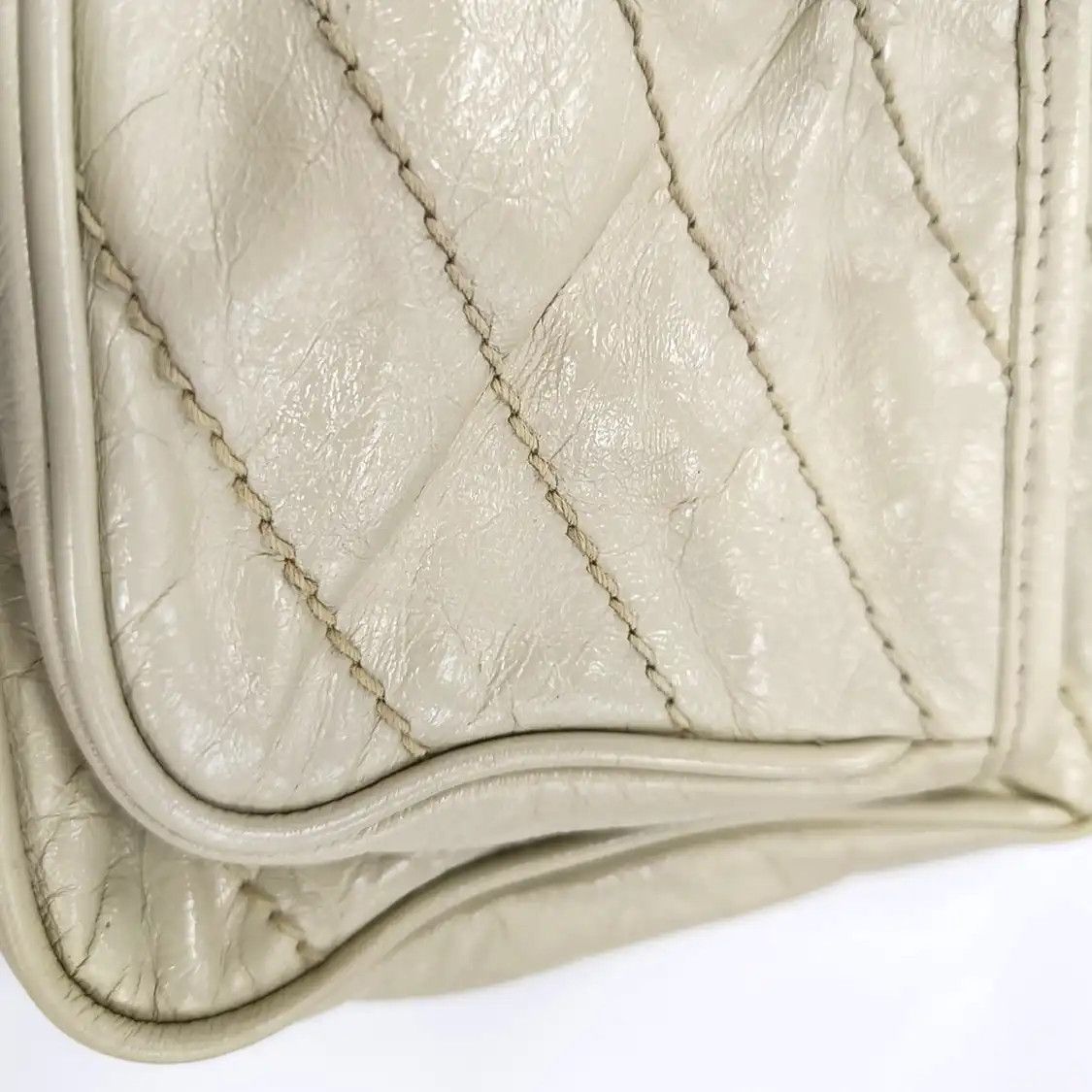 Saint Laurent Paris Saint Laurent Paris YSL NIKI Small beige cowhide leather quilted Vshoulder bag r Size ONE SIZE - 8 Thumbnail