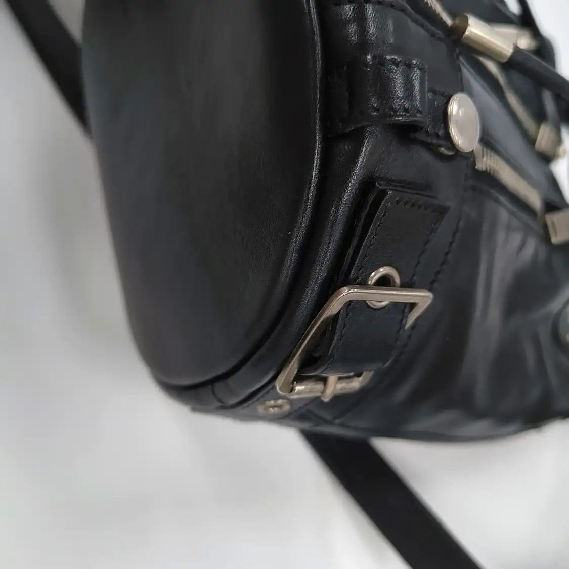 Saint Laurent Paris Saint Laurent Paris YSL bucket bag black cowhide leather shoulder bag crossbody Size ONE SIZE - 10 Thumbnail