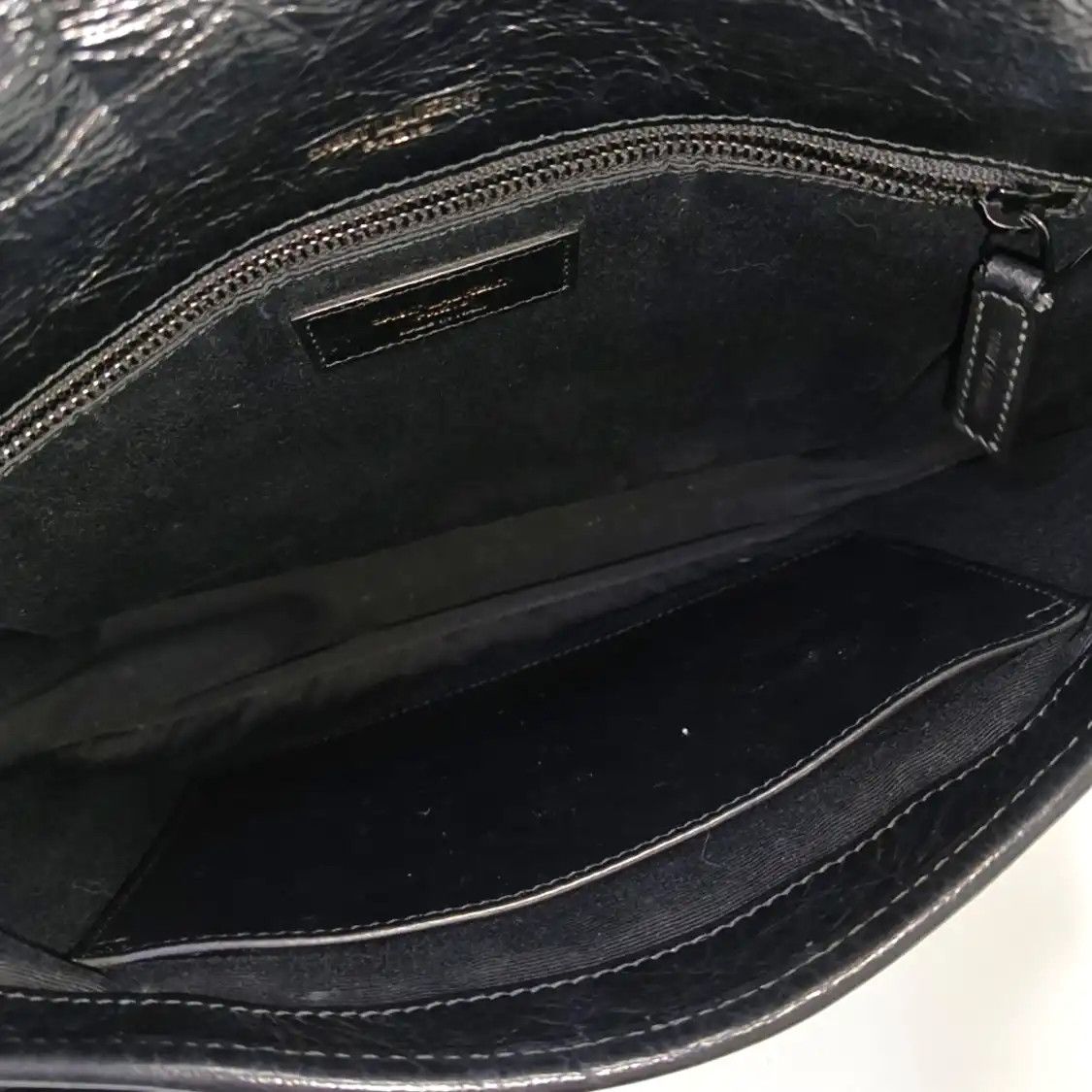 Saint Laurent Paris Saint Laurent Paris YSL NIKI black cowhide leather quilted Vshoulder bag black r Size ONE SIZE - 7 Thumbnail