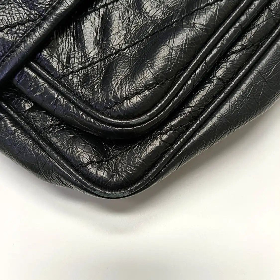 Saint Laurent Paris Saint Laurent Paris YSL NIKI black cowhide leather quilted Vshoulder bag black r Size ONE SIZE - 9 Thumbnail