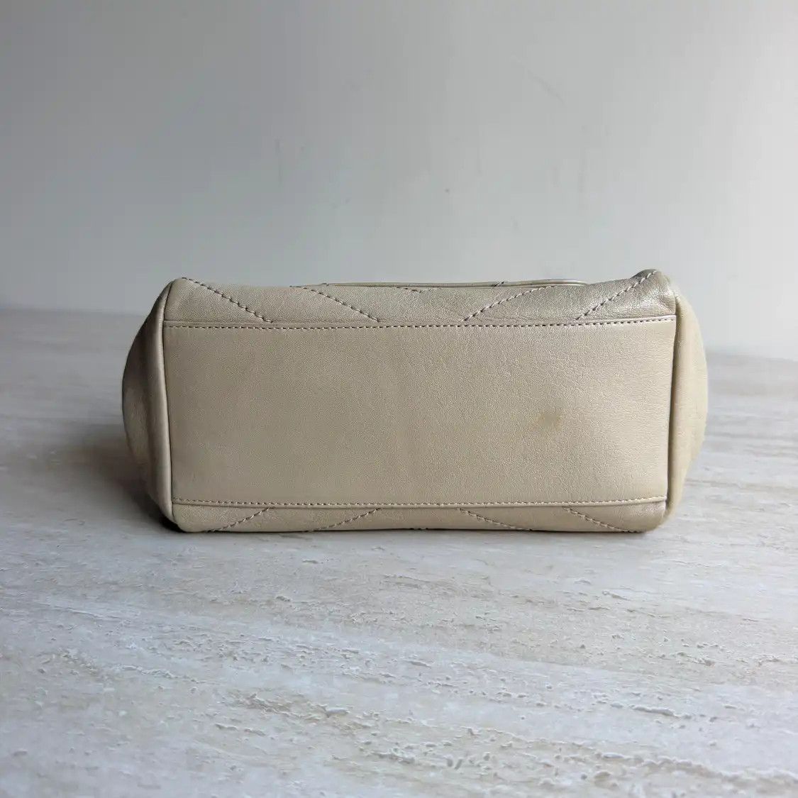 Saint Laurent Paris Saint Laurent Paris YSL NOLITA Small beige sheepskin quiltedV洛丽塔shoulder bag Size ONE SIZE - 6 Thumbnail