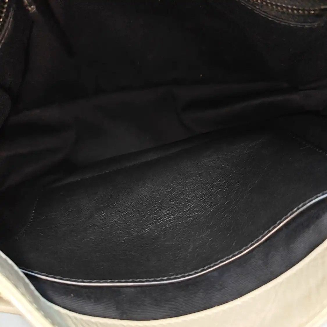 Saint Laurent Paris Saint Laurent Paris YSL NIKI Medium white cowhide leather quilted Vshoulder bag Size ONE SIZE - 7 Thumbnail