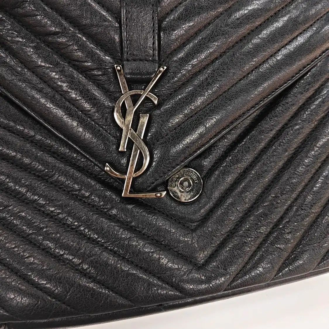 Saint Laurent Paris Saint Laurent Paris YSL COLLEGE Medium black sheepskin quilted Vshoulder bag cro Size ONE SIZE - 10 Thumbnail