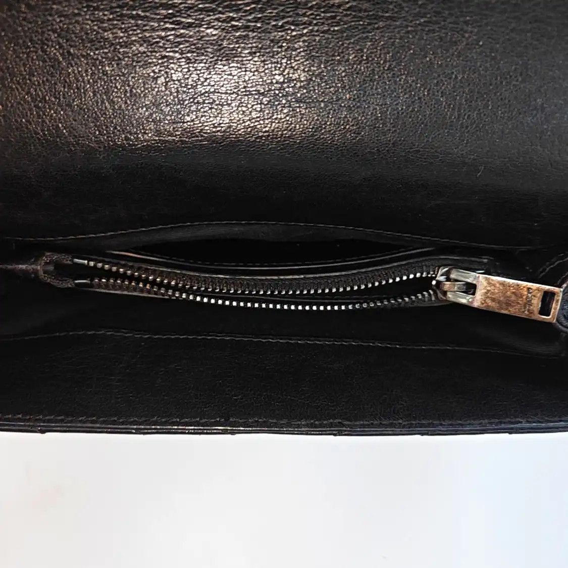 Saint Laurent Paris Saint Laurent Paris YSL COLLEGE Medium black sheepskin quilted Vshoulder bag cro Size ONE SIZE - 7 Thumbnail