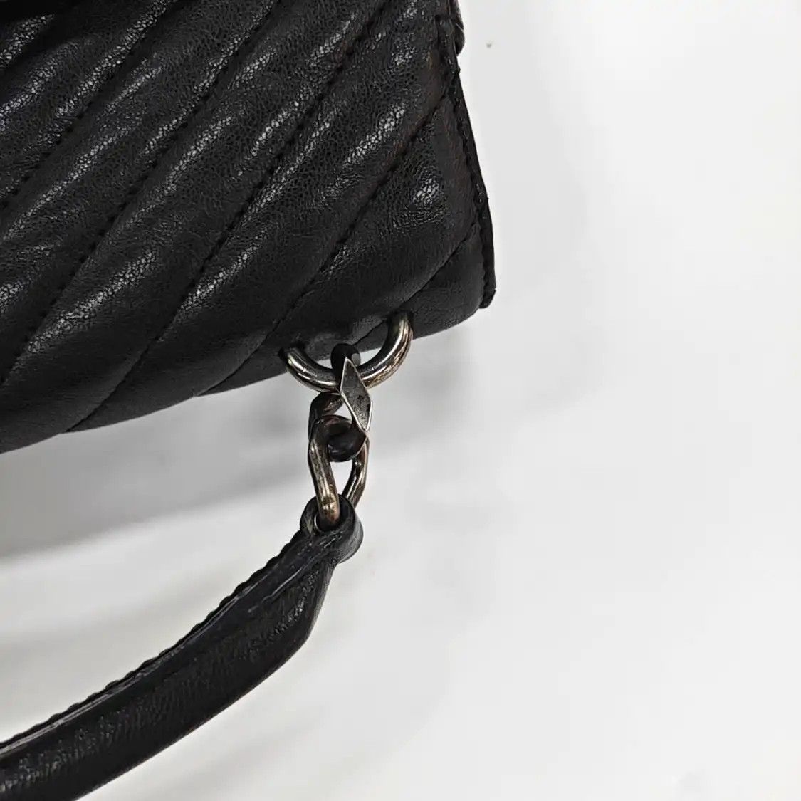 Saint Laurent Paris Saint Laurent Paris YSL COLLEGE Medium black sheepskin quilted Vshoulder bag cro Size ONE SIZE - 12 Thumbnail