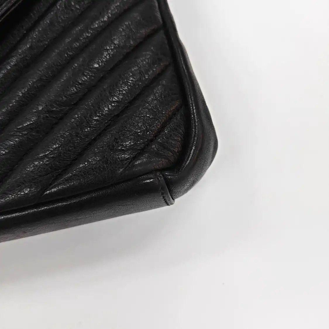 Saint Laurent Paris Saint Laurent Paris YSL COLLEGE Medium black sheepskin quilted Vshoulder bag cro Size ONE SIZE - 15 Thumbnail
