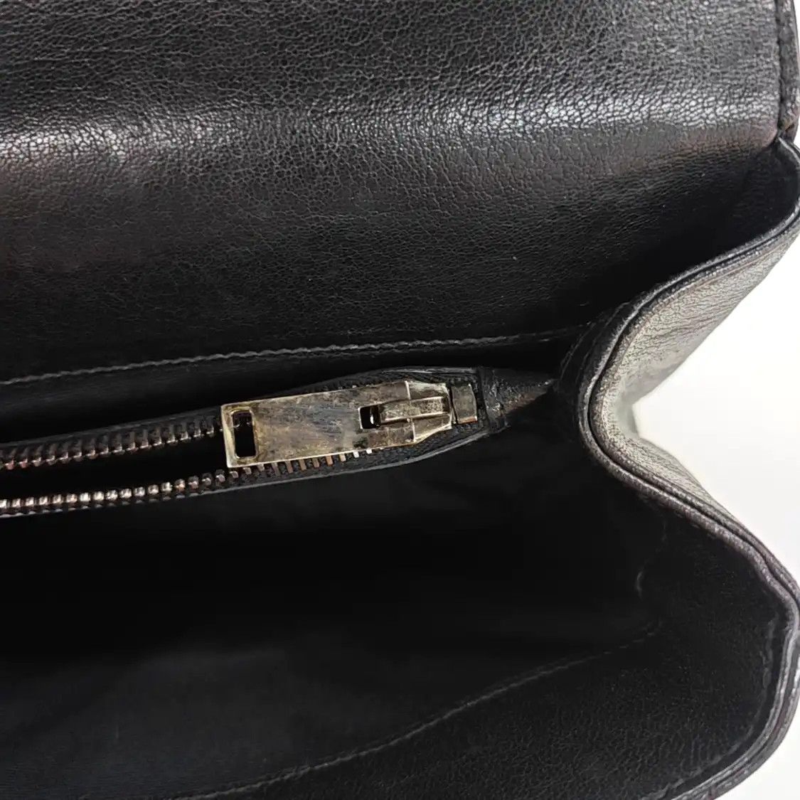 Saint Laurent Paris Saint Laurent Paris YSL COLLEGE Medium black sheepskin quilted Vshoulder bag cro Size ONE SIZE - 16 Thumbnail