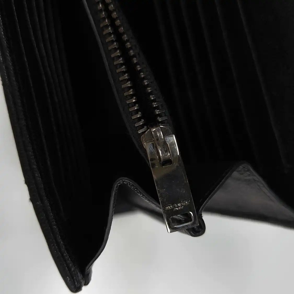 Saint Laurent Paris Saint Laurent Paris YSL MONOGRAM black cowhide leather shoulder bag crossbody ba Size ONE SIZE - 12 Thumbnail