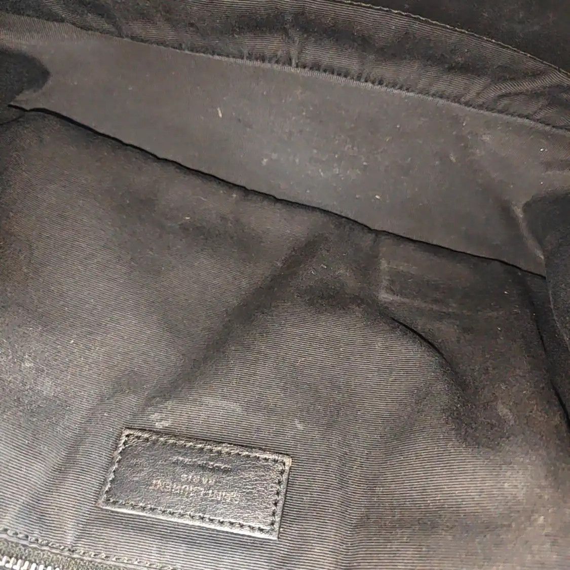 Saint Laurent Paris Saint Laurent Paris YSL NIKI black cowhide leather quilted Vshoulder bag black r Size ONE SIZE - 12 Thumbnail