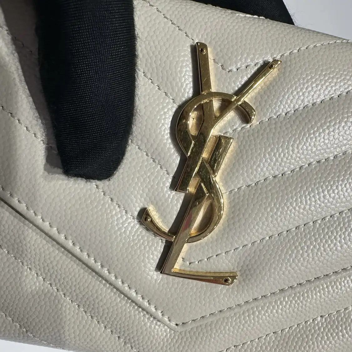 Saint Laurent Paris Saint Laurent Paris YSL MONOGRAM white cowhide leather quilted Vclutch Size ONE SIZE - 11 Thumbnail