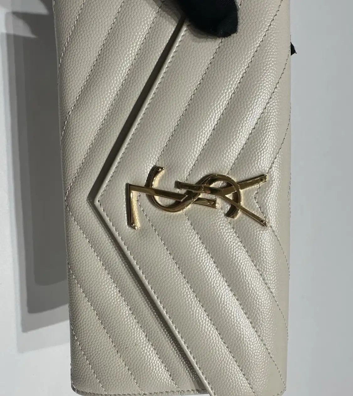 Saint Laurent Paris Saint Laurent Paris YSL MONOGRAM white cowhide leather quilted Vclutch Size ONE SIZE - 7 Thumbnail
