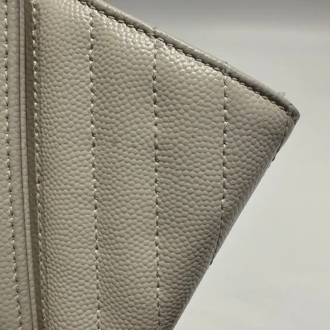 Saint Laurent Paris Saint Laurent Paris YSL MONOGRAM white cowhide leather quilted Vclutch Size ONE SIZE - 14 Thumbnail