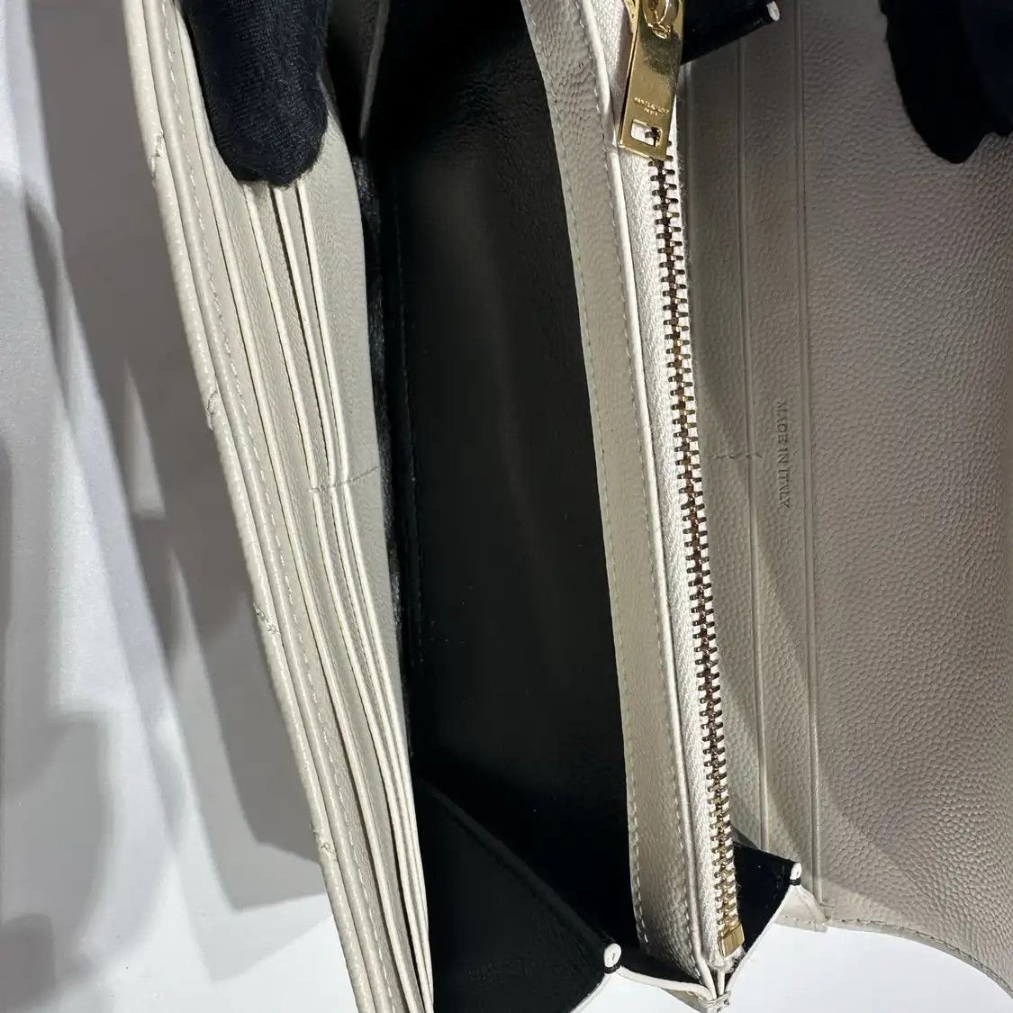 Saint Laurent Paris Saint Laurent Paris YSL MONOGRAM white cowhide leather quilted Vclutch Size ONE SIZE - 17 Thumbnail