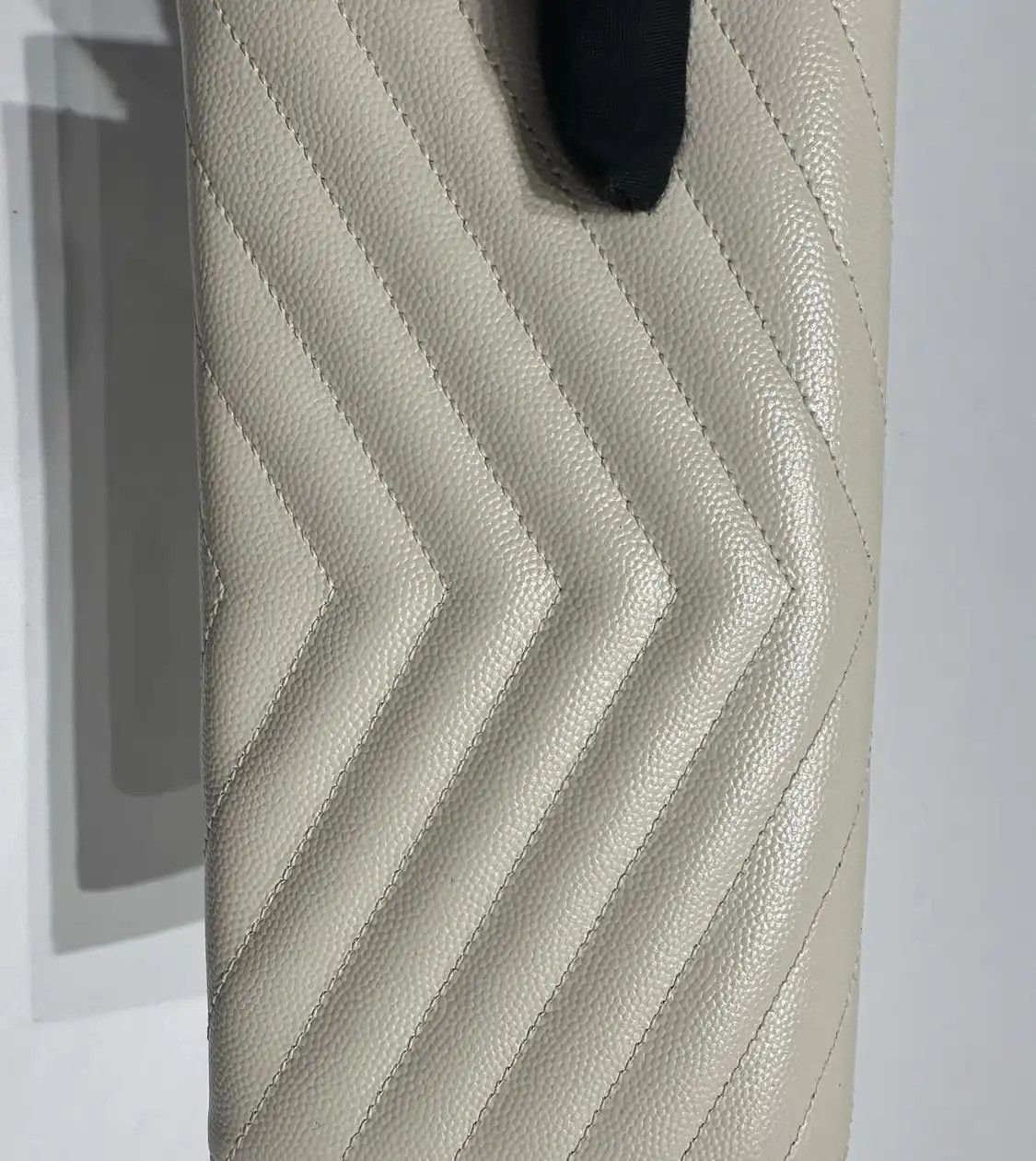 Saint Laurent Paris Saint Laurent Paris YSL MONOGRAM white cowhide leather quilted Vclutch Size ONE SIZE - 10 Thumbnail