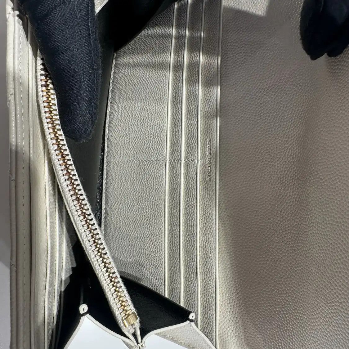 Saint Laurent Paris Saint Laurent Paris YSL MONOGRAM white cowhide leather quilted Vclutch Size ONE SIZE - 16 Thumbnail