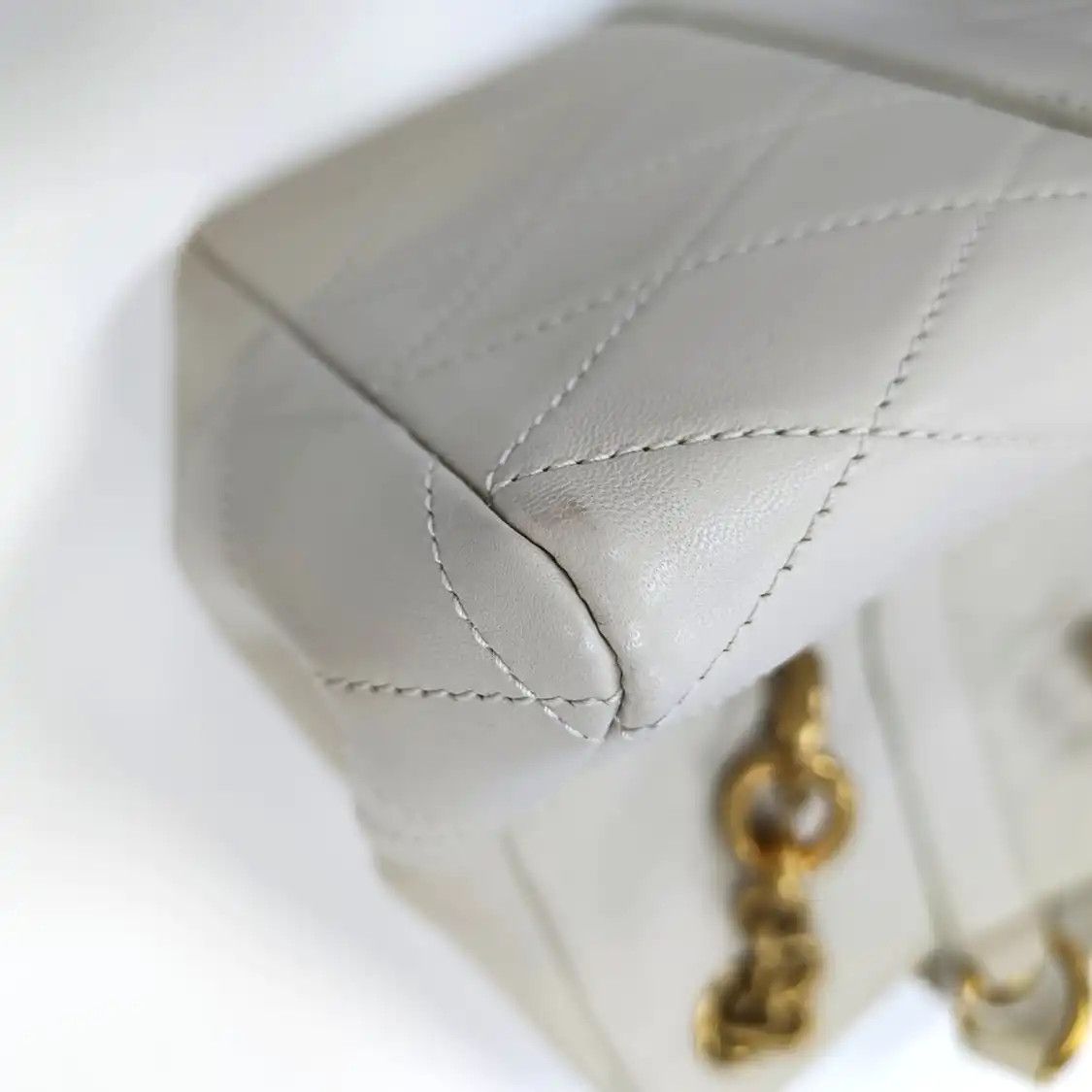 Saint Laurent Paris Saint Laurent Paris YSL white sheepskin quilted shoulder bag crossbody bag gold Size ONE SIZE - 11 Thumbnail