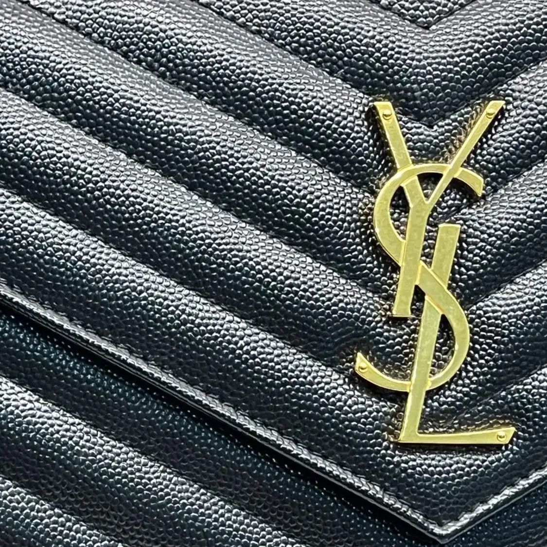 Saint Laurent Paris Saint Laurent Paris YSL MONOGRAM Medium black cowhide leather quilted Vshoulder Size ONE SIZE - 7 Thumbnail