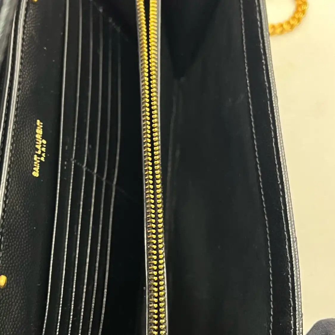 Saint Laurent Paris Saint Laurent Paris YSL MONOGRAM Medium black cowhide leather quilted Vshoulder Size ONE SIZE - 6 Thumbnail