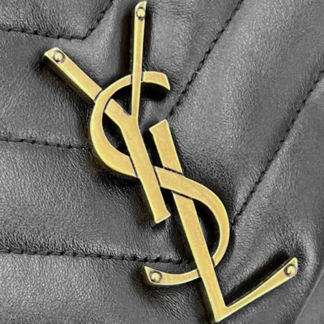 Saint Laurent Paris Saint Laurent Paris YSL LOULOU black cowhide leather Vsquare minicrossbody bag Size ONE SIZE - 7 Thumbnail