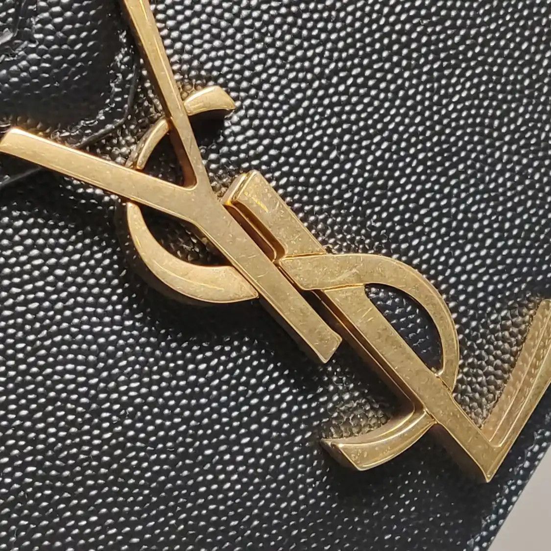 Saint Laurent Paris Saint Laurent Paris YSL CASSANDRA black cowhide leather quilted pebbled crossbod Size ONE SIZE - 9 Thumbnail