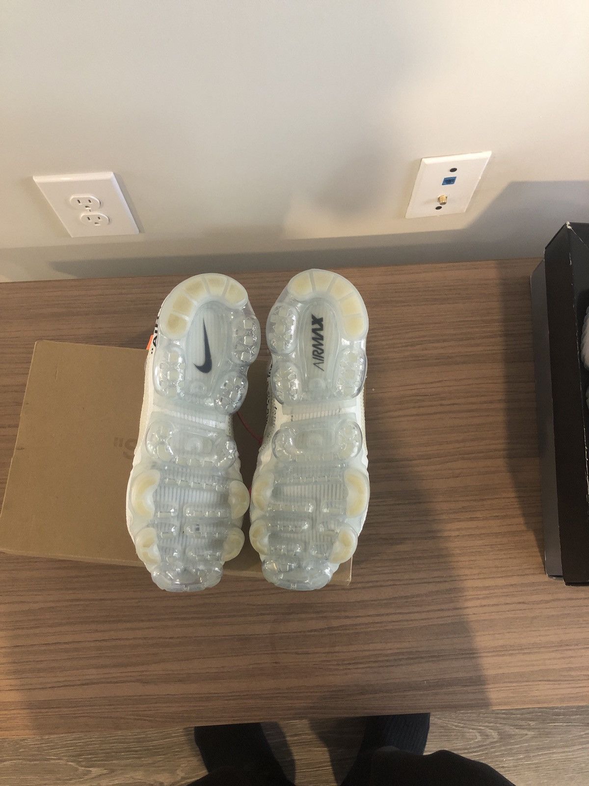 Nike × Off-White Nike off white vapormax Size US 9 / EU 42 - 6 Thumbnail