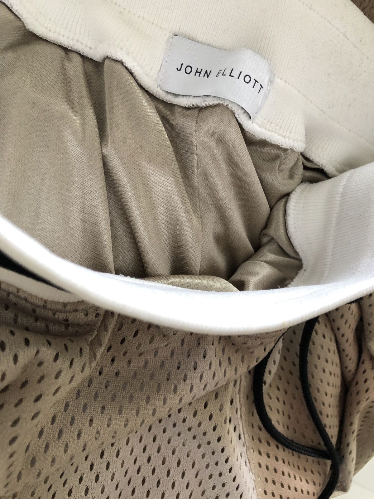 John Elliott John Elliott Game Shorts Dune X Mojave Size US 32 / EU 48 - 3 Thumbnail