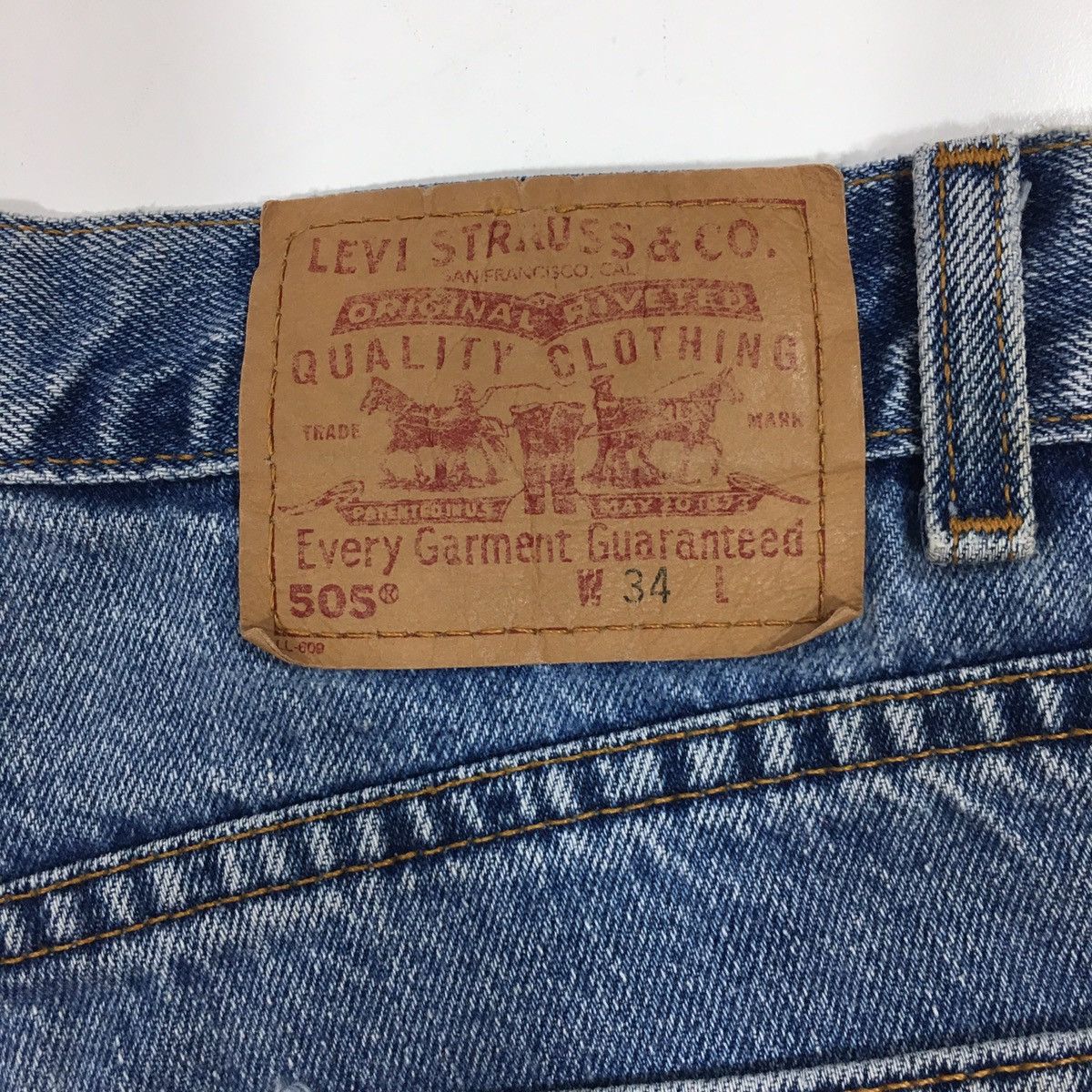 Levi's Vtg Levi's 505 Blue Jean Regular Fit Casual Streetwear Short Size US 34 / EU 50 - 2 Thumbnail