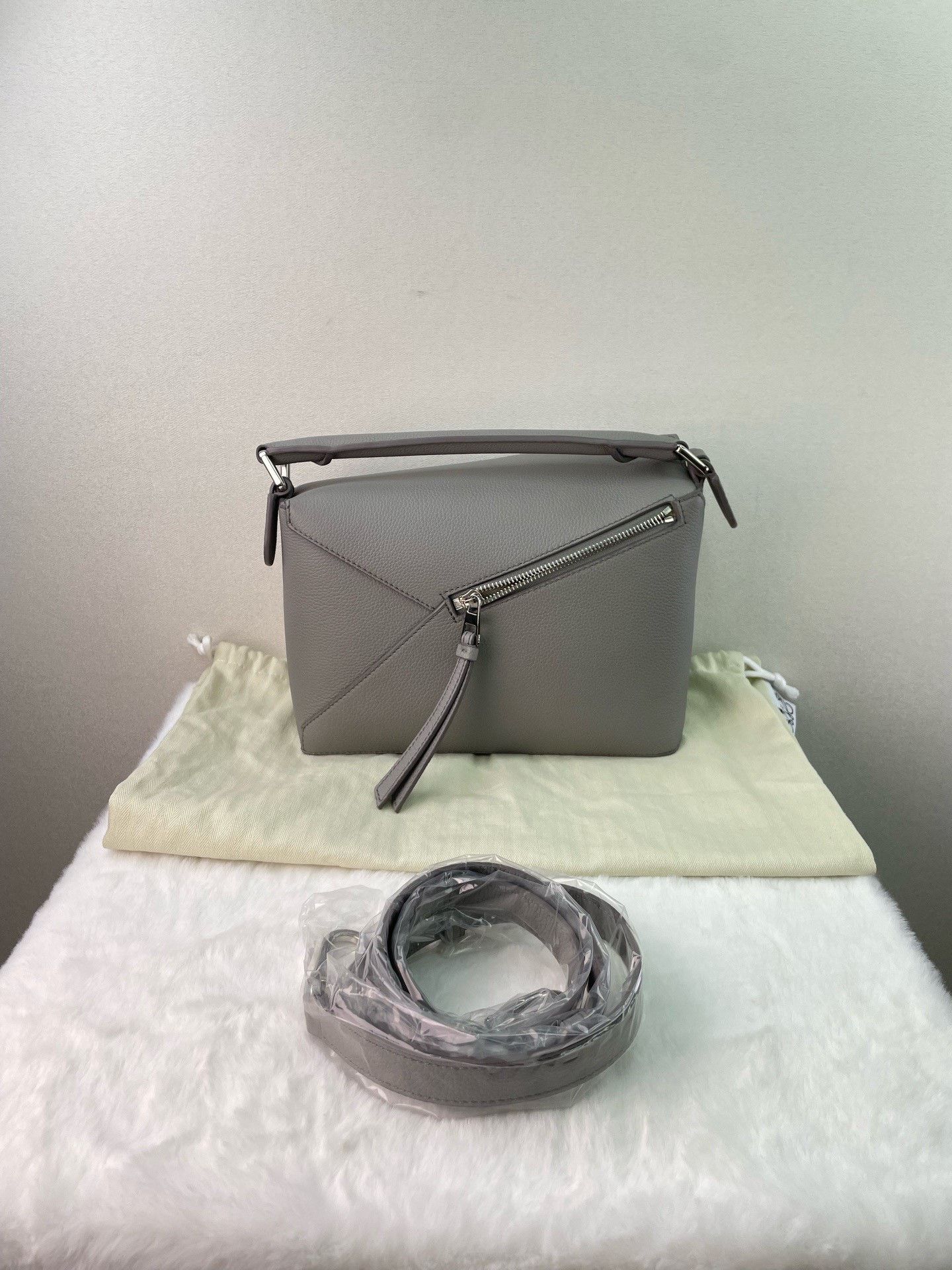 Loewe Loewe Puzzle Edge Leather Handbag Size ONE SIZE - 2 Thumbnail