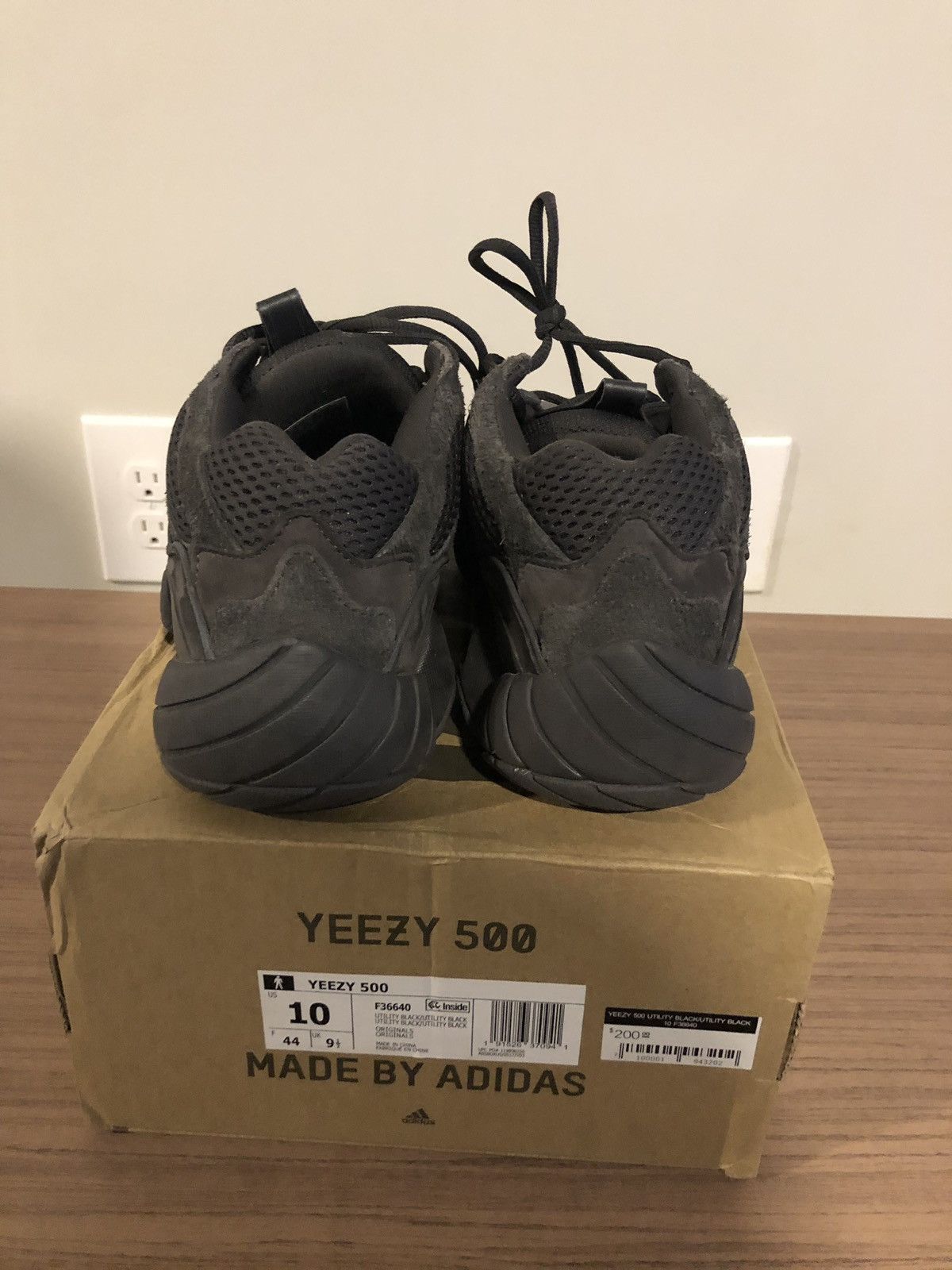 Adidas Yeezy 500 Utility Black Size US 10 / EU 43 - 5 Thumbnail