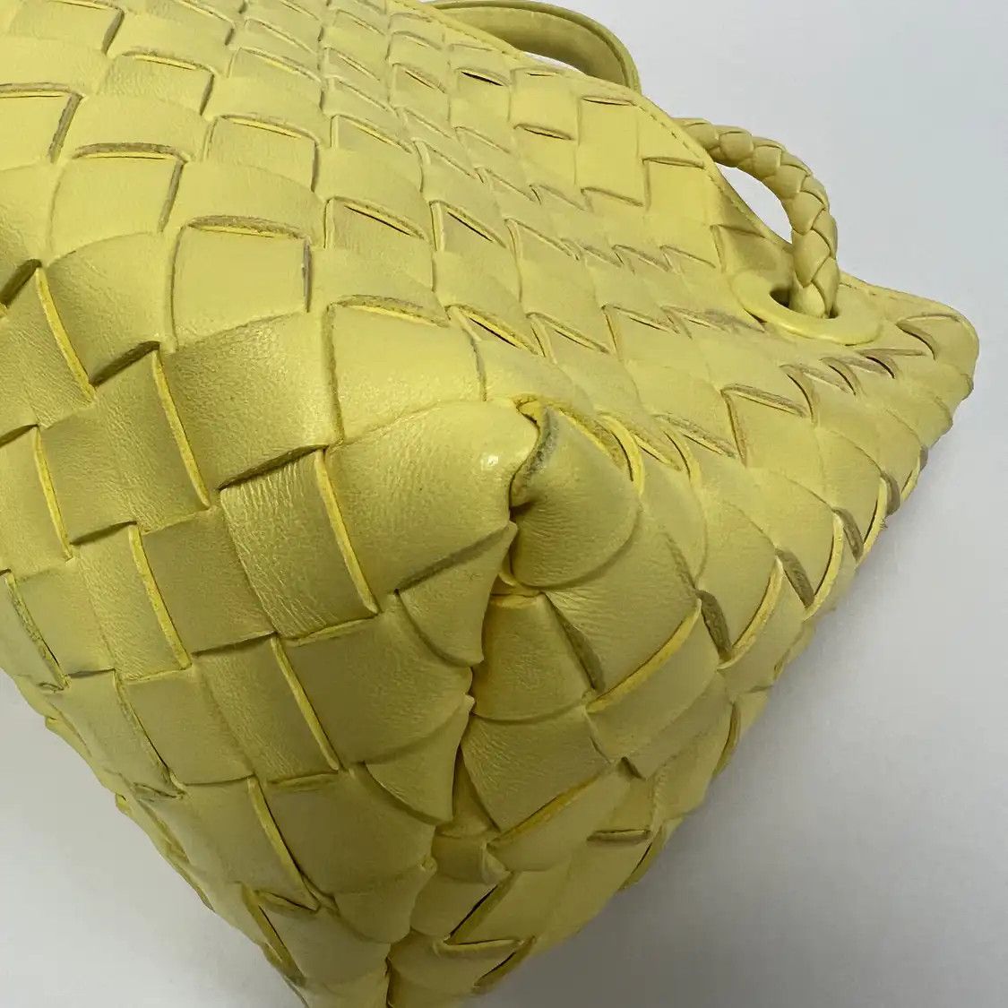 Bottega Veneta BOTTEGA VENETA Andiamo yellow sheepskin woven shoulder bag Size ONE SIZE - 8 Thumbnail