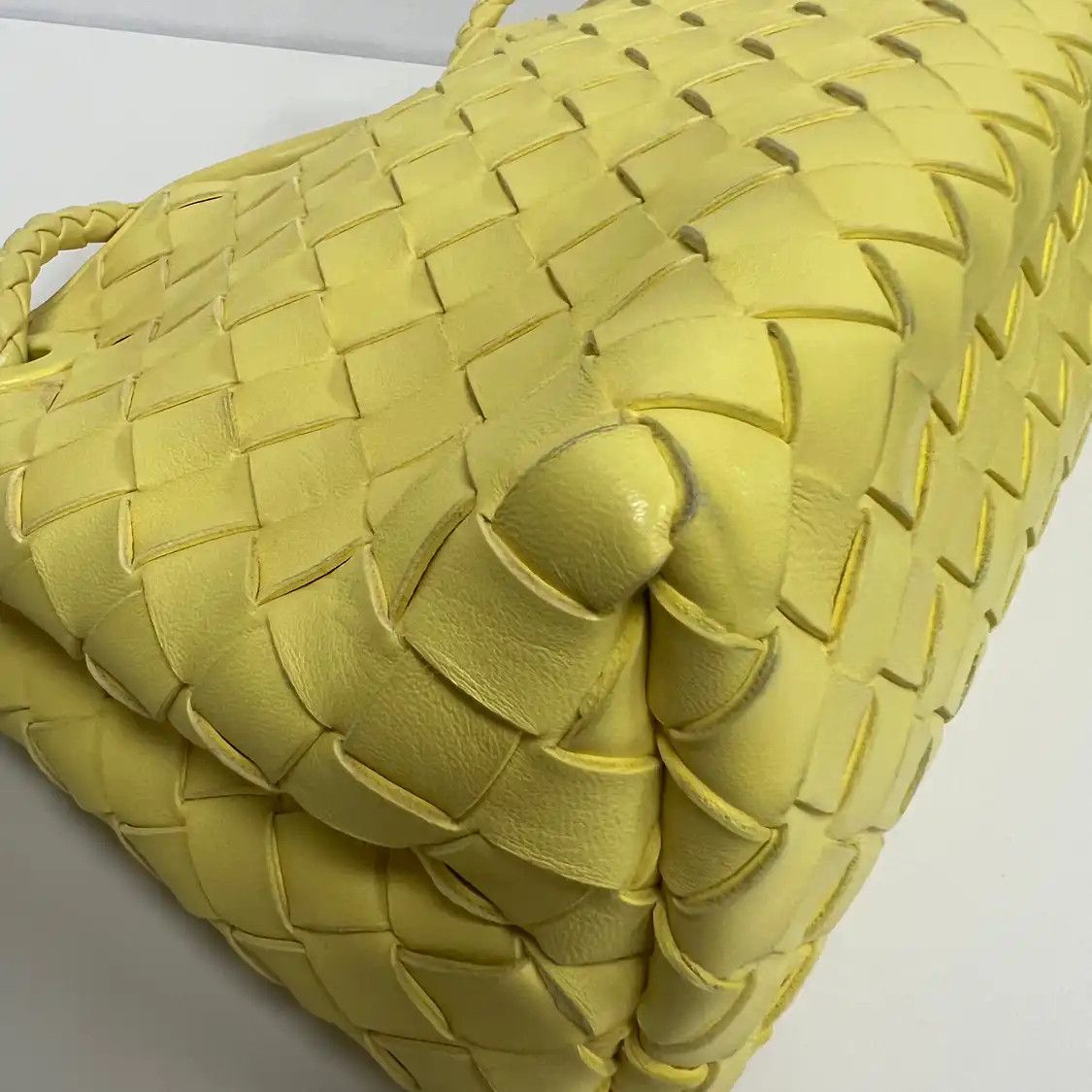 Bottega Veneta BOTTEGA VENETA Andiamo yellow sheepskin woven shoulder bag Size ONE SIZE - 3 Thumbnail