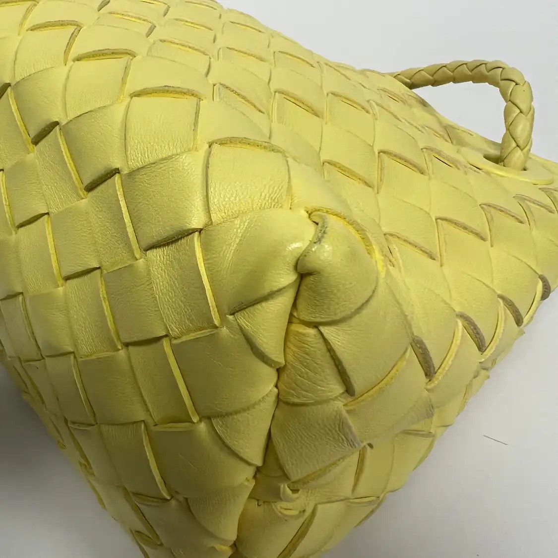 Bottega Veneta BOTTEGA VENETA Andiamo yellow sheepskin woven shoulder bag Size ONE SIZE - 4 Thumbnail