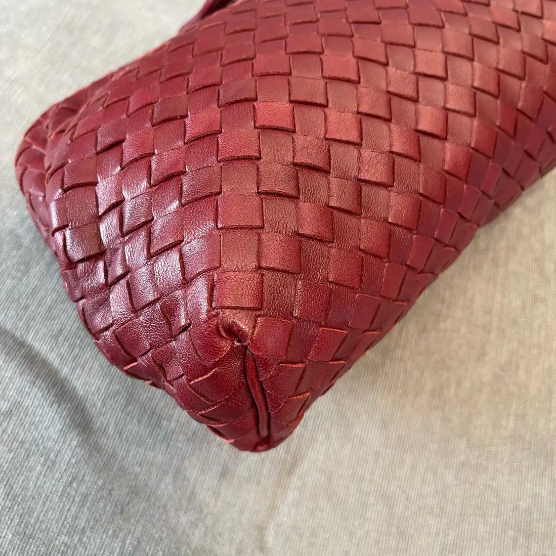 Bottega Veneta BOTTEGA VENETA The Lauren red sheepskin clutch Size ONE SIZE - 13 Thumbnail