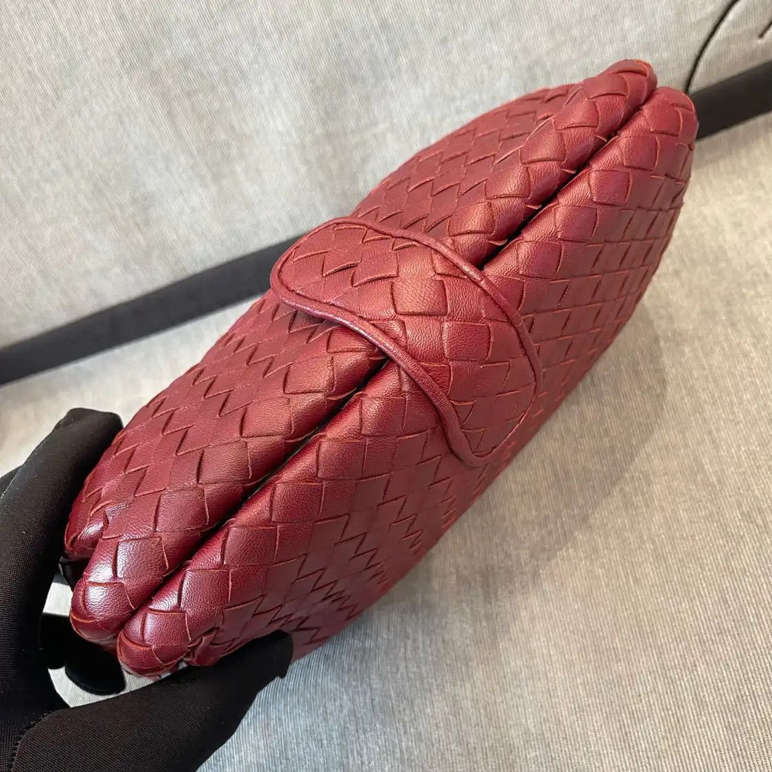 Bottega Veneta BOTTEGA VENETA The Lauren red sheepskin clutch Size ONE SIZE - 7 Thumbnail