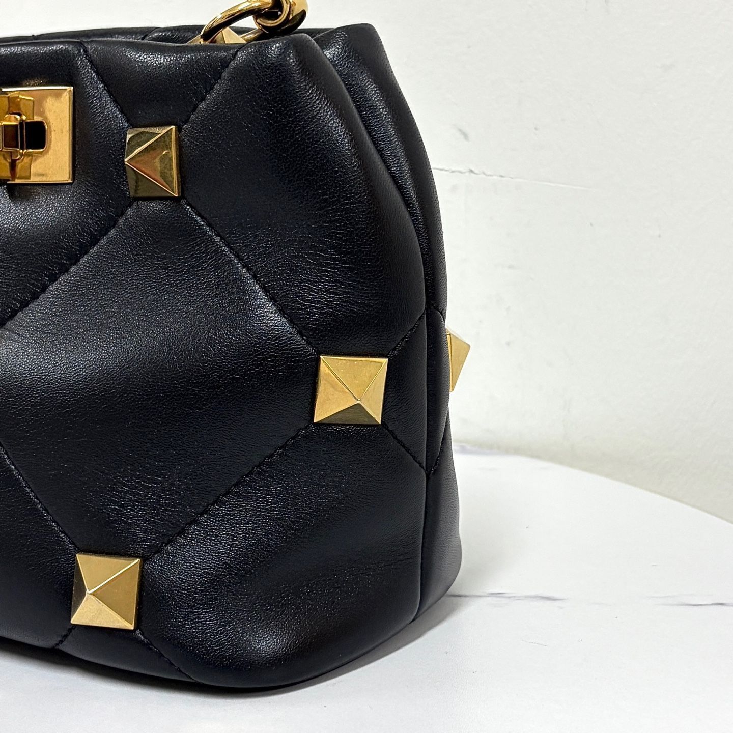 Valentino Roman Stud Tote Bag Shoulder Bag Black Size ONE SIZE - 10 Thumbnail