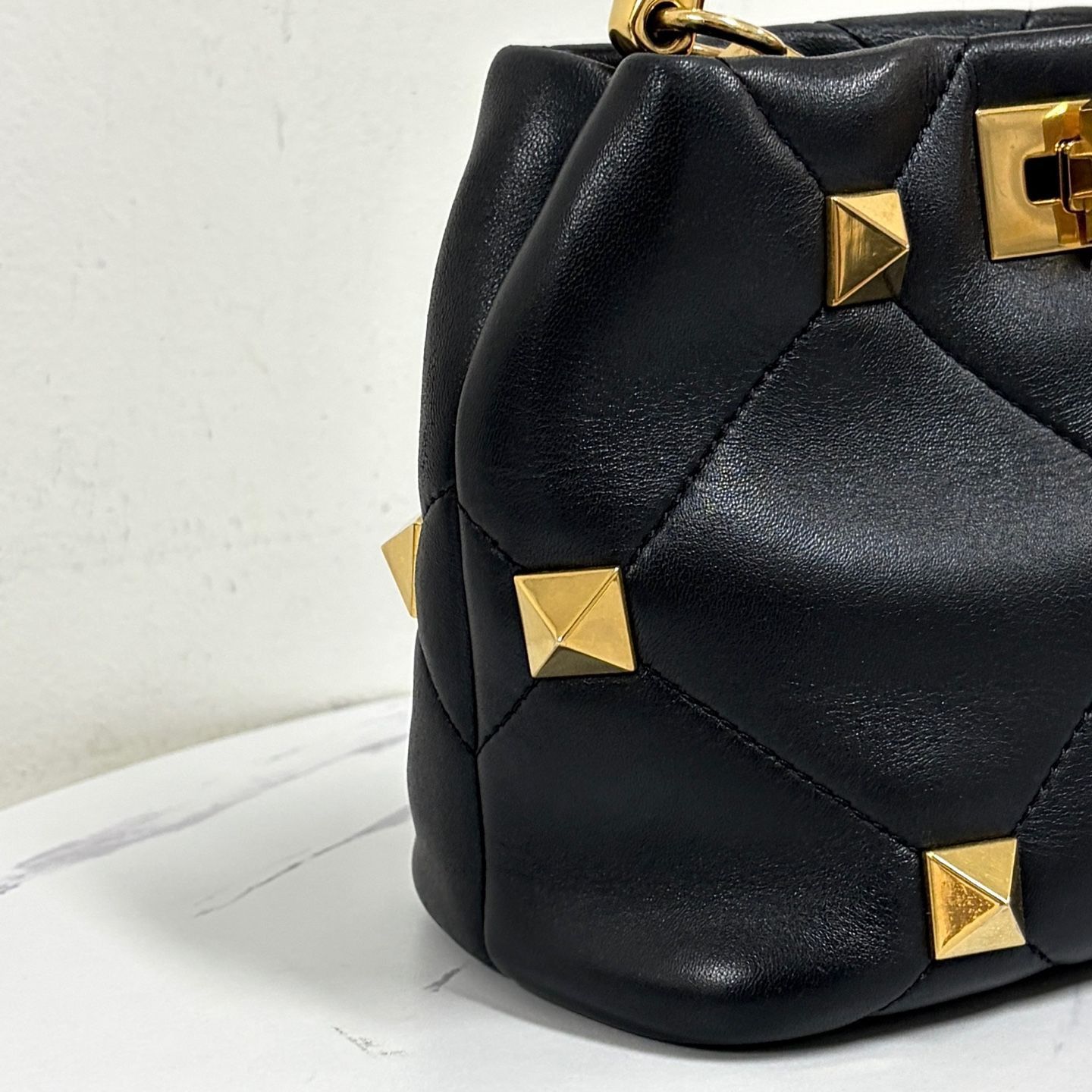 Valentino Roman Stud Tote Bag Shoulder Bag Black Size ONE SIZE - 11 Thumbnail