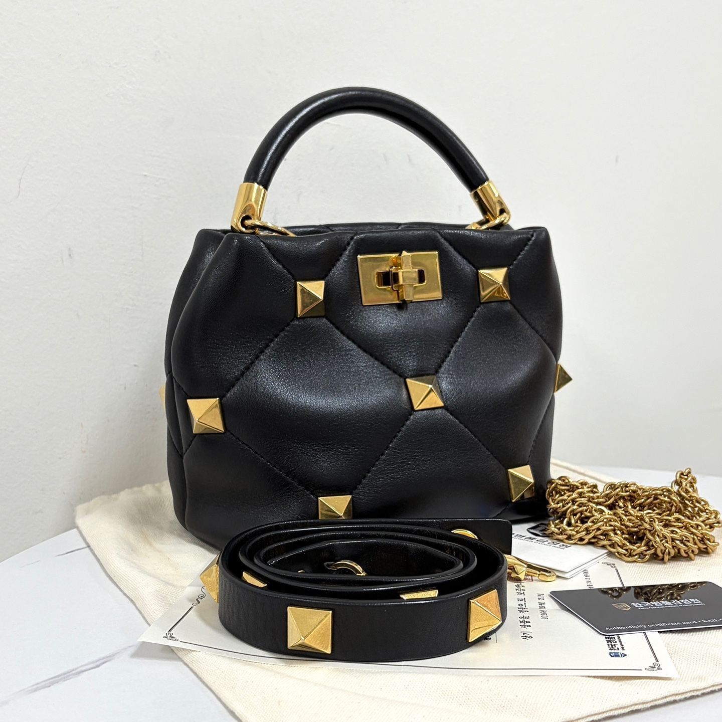 Valentino Roman Stud Tote Bag Shoulder Bag Black Size ONE SIZE - 5 Thumbnail