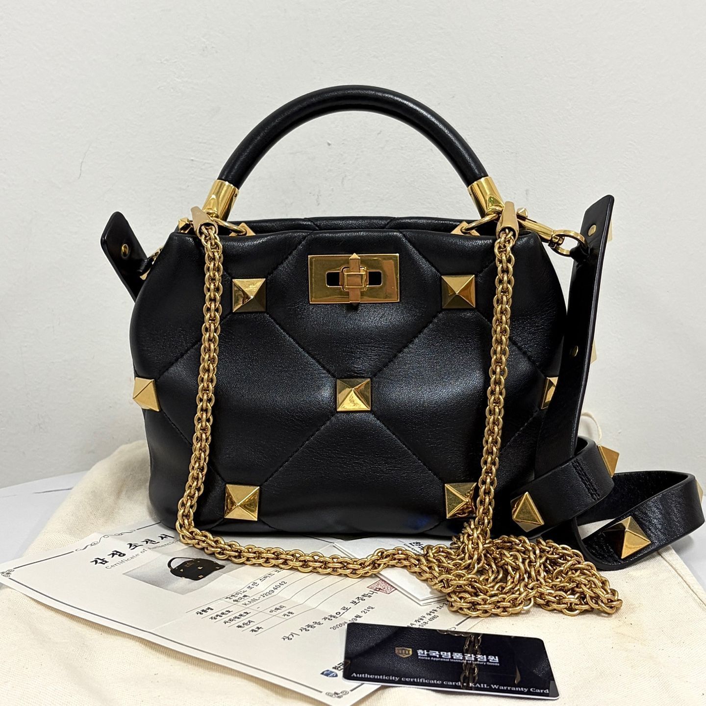 Valentino Roman Stud Tote Bag Shoulder Bag Black Size ONE SIZE - 7 Thumbnail