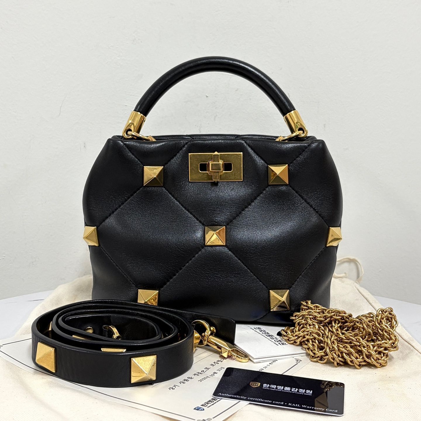 Valentino Roman Stud Tote Bag Shoulder Bag Black Size ONE SIZE - 4 Thumbnail