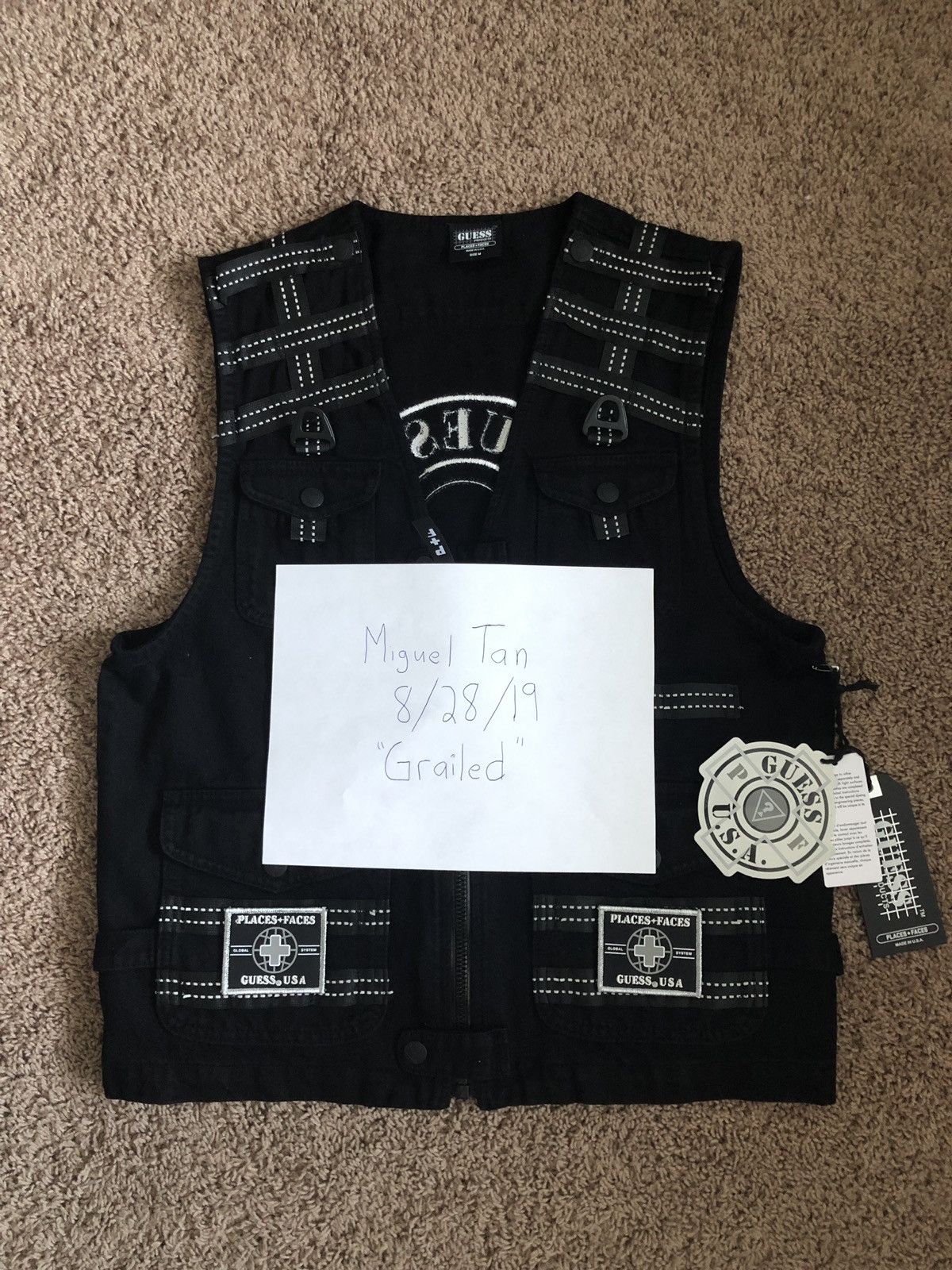Guess × Places + Faces GUESS x Places Faces utility vest Size US M / EU 48-50 / 2 - 1 Thumbnail
