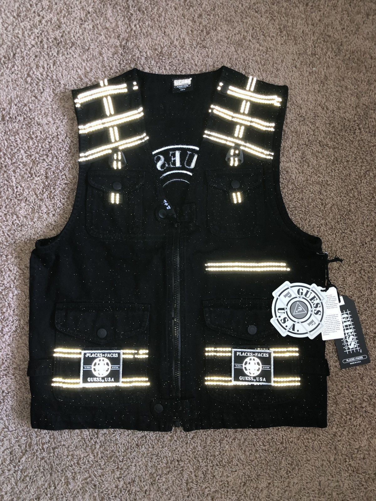 Guess × Places + Faces GUESS x Places Faces utility vest Size US M / EU 48-50 / 2 - 2 Thumbnail