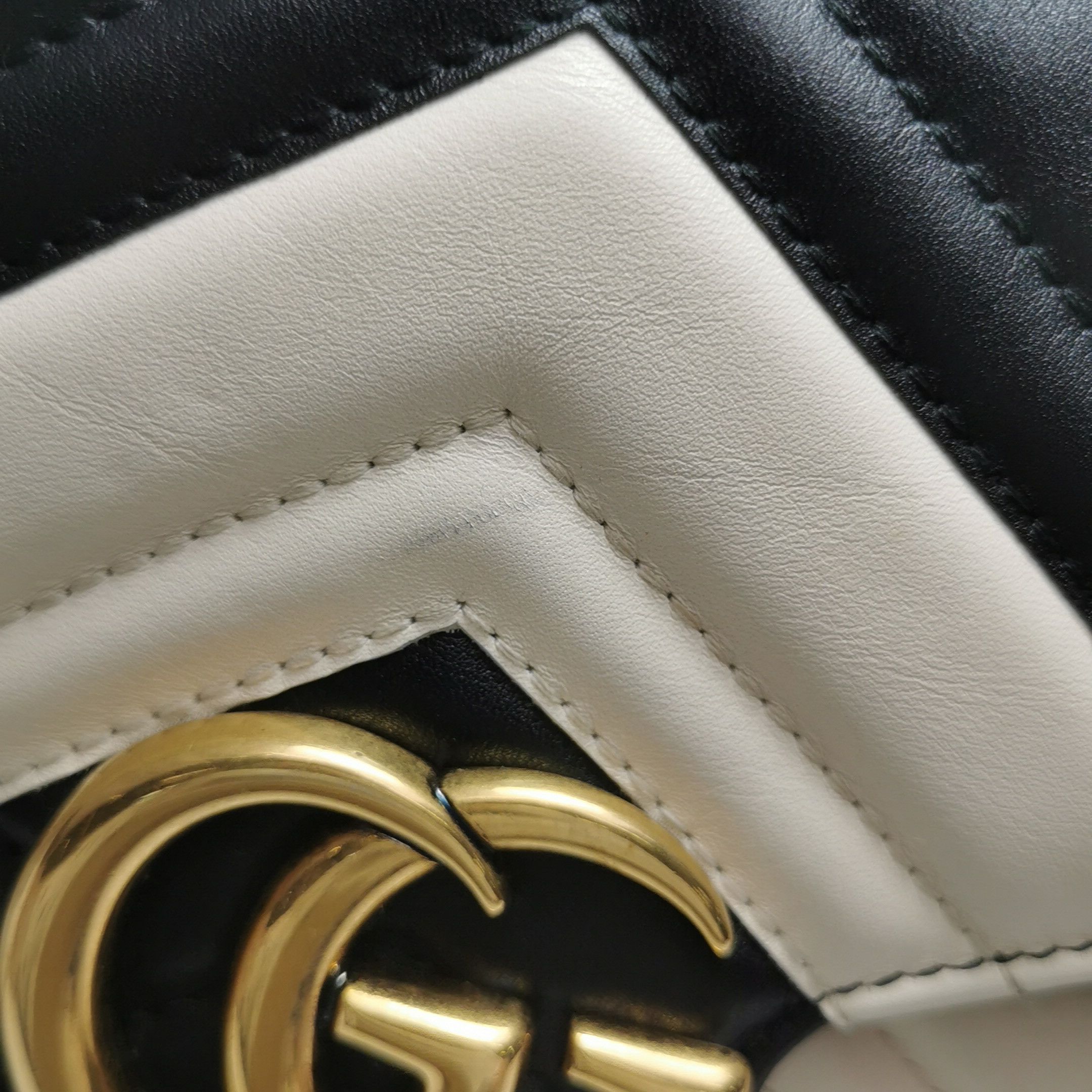 Gucci Gucci GG Marmont Chevron Quilted Leather Shoulder Bag Size ONE SIZE - 13 Thumbnail
