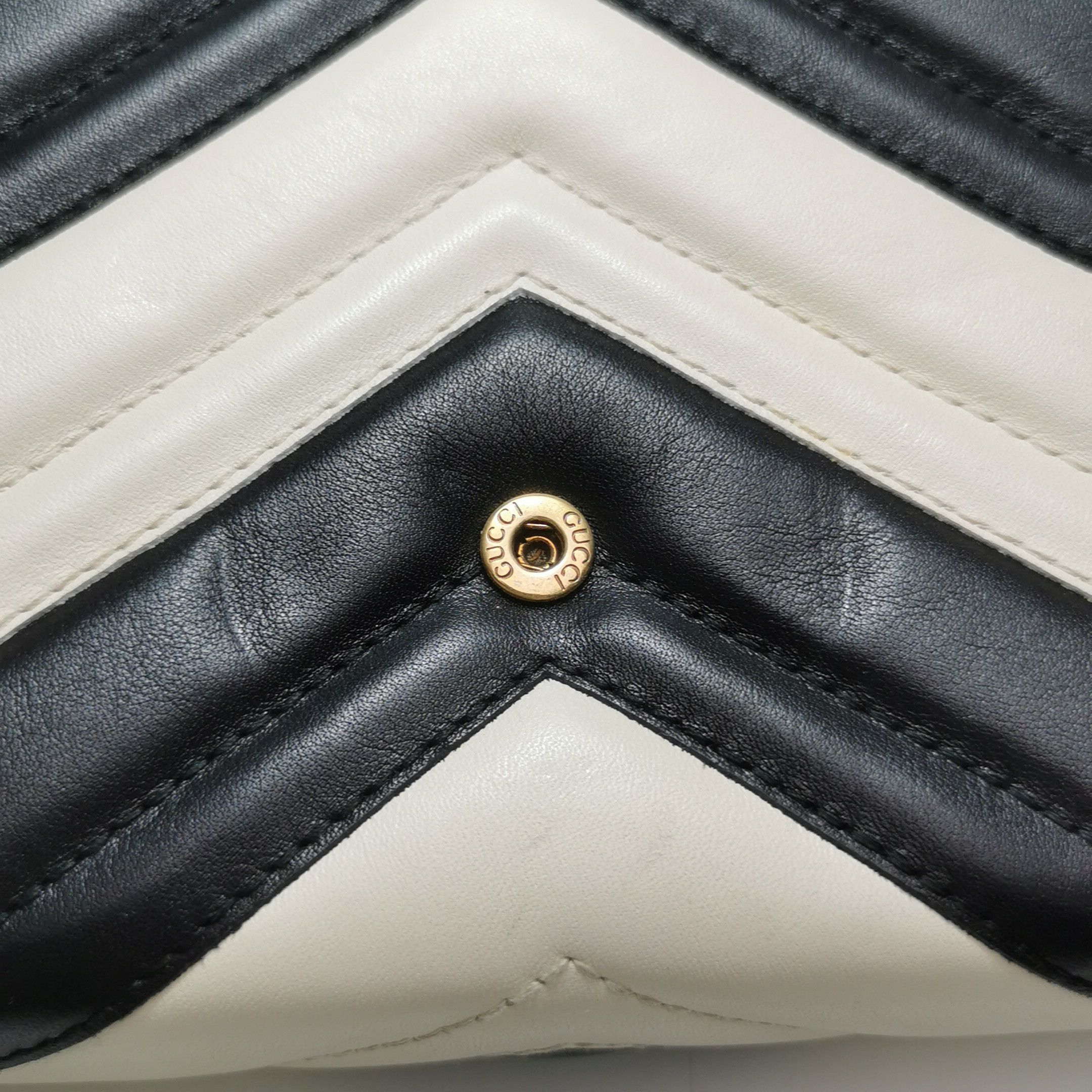Gucci Gucci GG Marmont Chevron Quilted Leather Shoulder Bag Size ONE SIZE - 12 Thumbnail