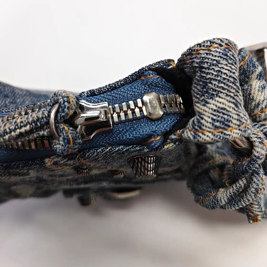 Balenciaga BALENCIAGA Le Cagole light blue denim stud jacquard Motorcycle shoulder bag hand Size ONE SIZE - 10 Thumbnail