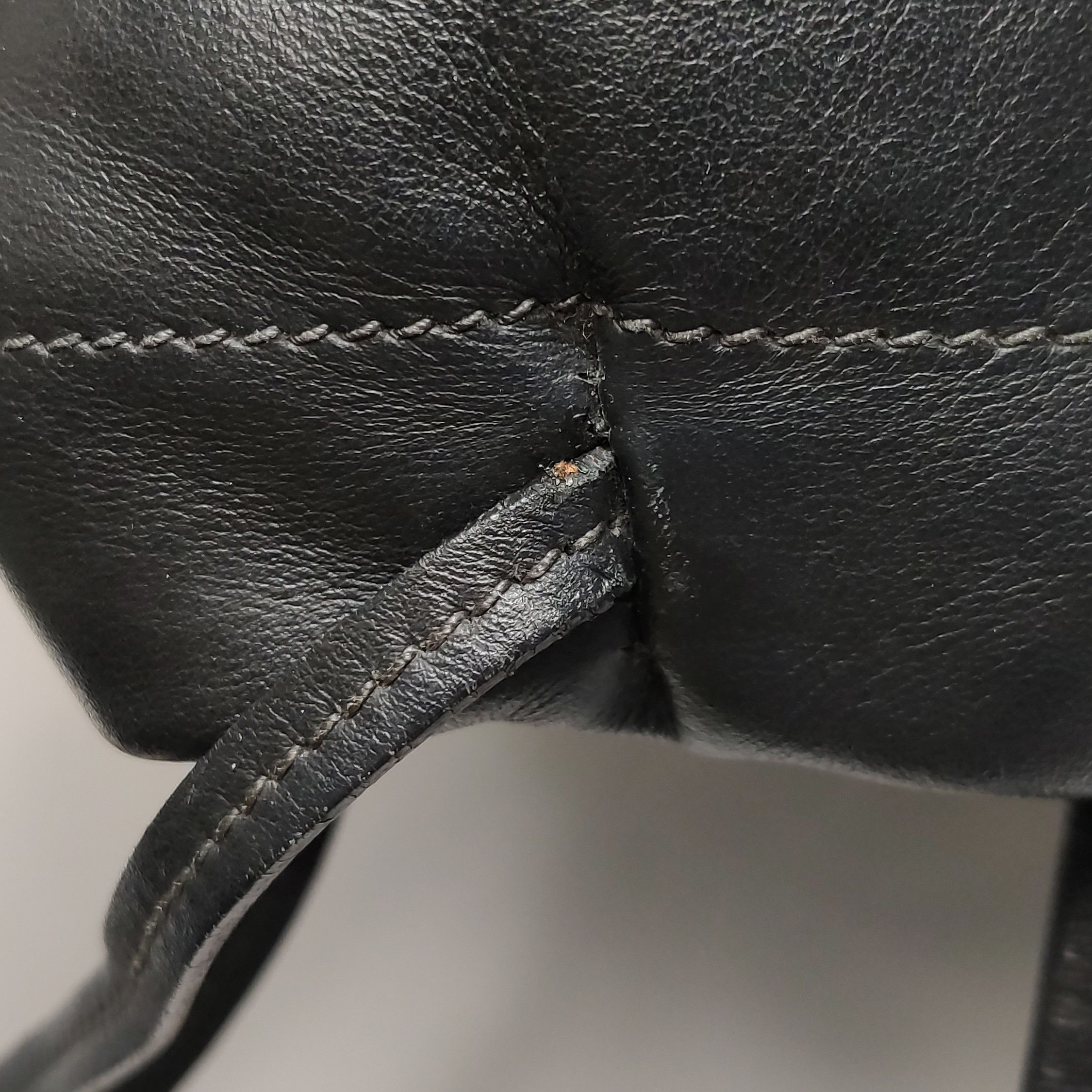 Prada Prada Black Leather Logo Shoulder Bag Size ONE SIZE - 14 Thumbnail